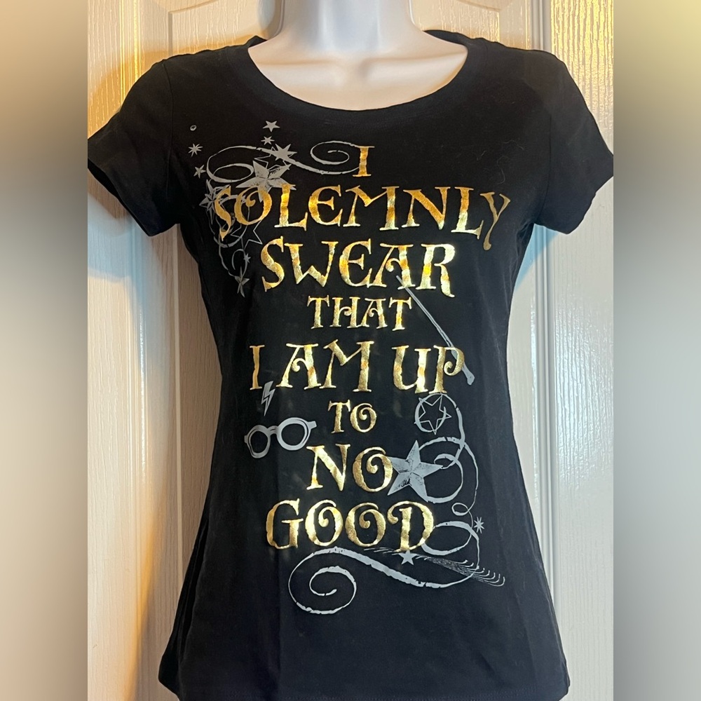 Harry Potter - Wizarding World Official Shirt - Size Small‎ ⚡👕